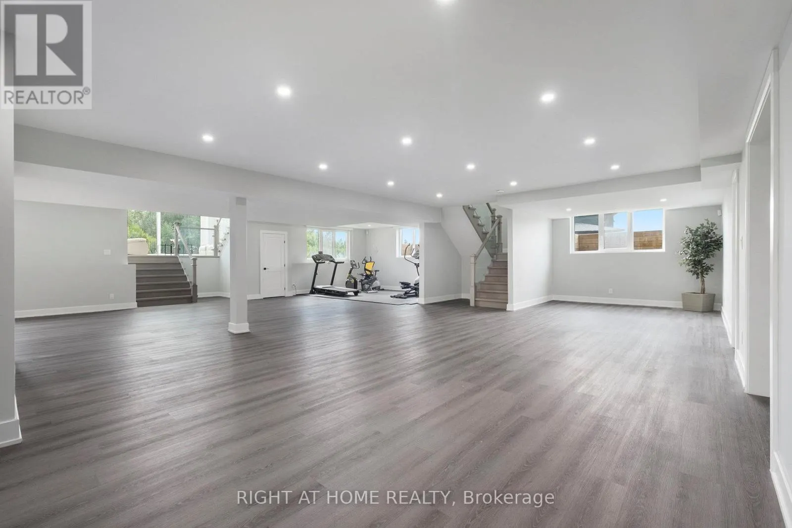 5046 GREEN LINKS WAY