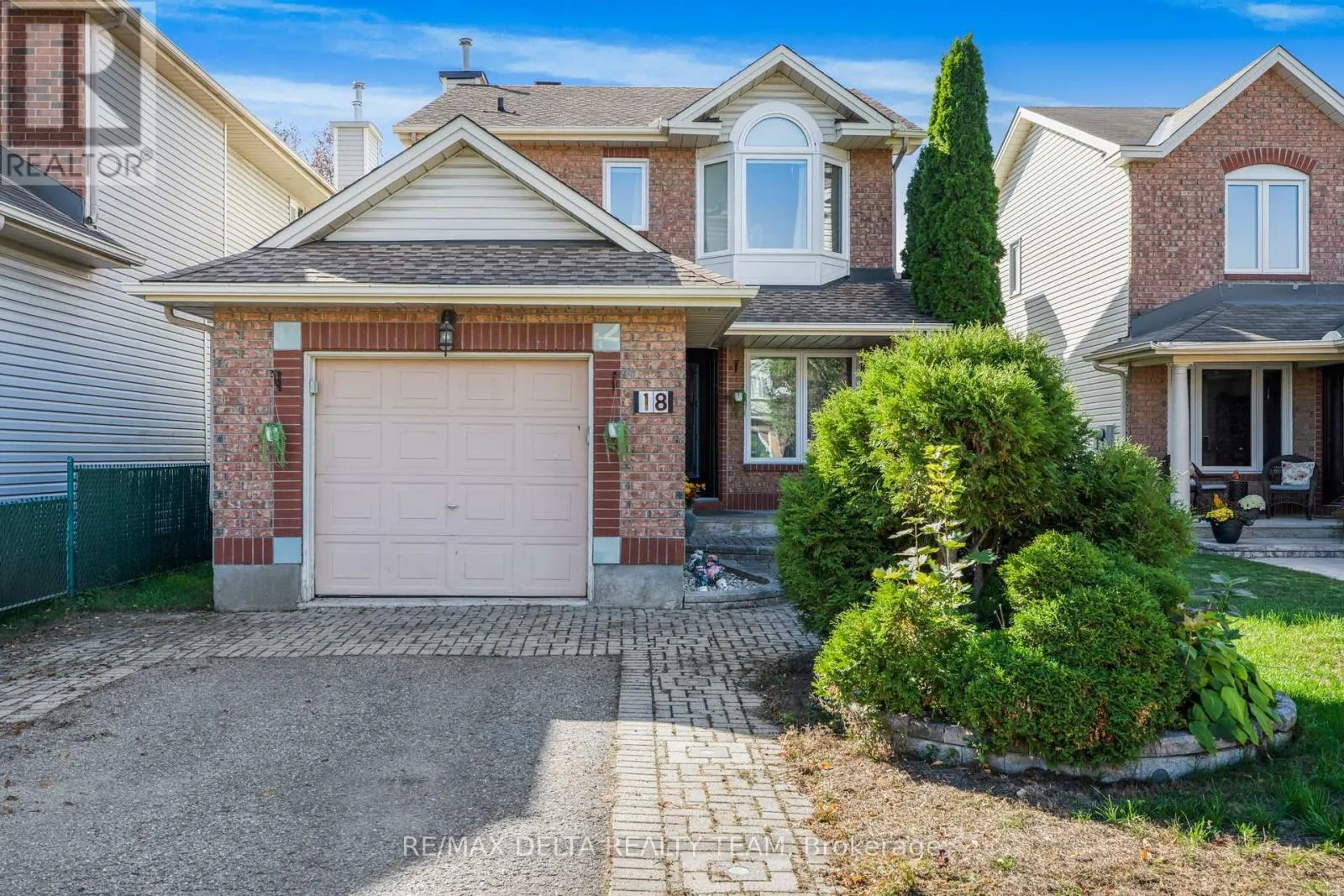 18 LONGSHIRE CIRCLE