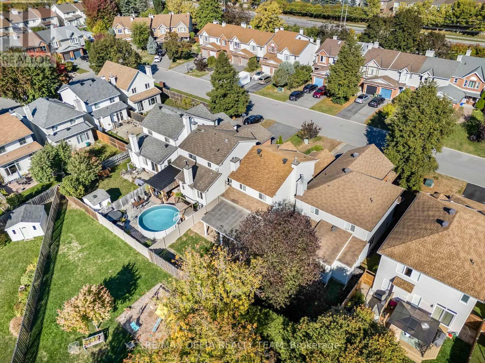 18 LONGSHIRE CIRCLE