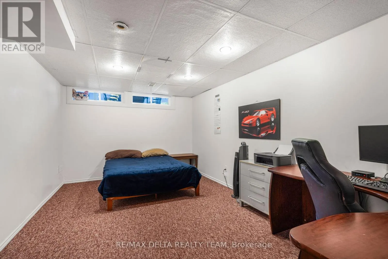 18 LONGSHIRE CIRCLE