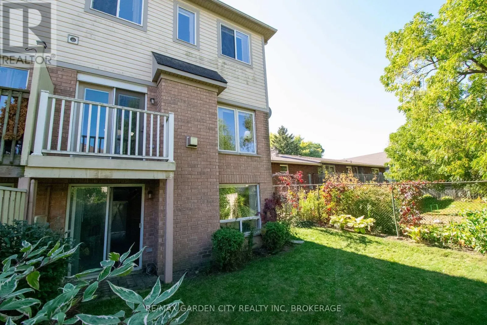 421 QUEENSTON STREET