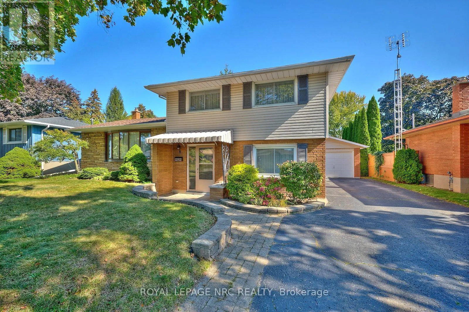 8 LA SALLE DRIVE
