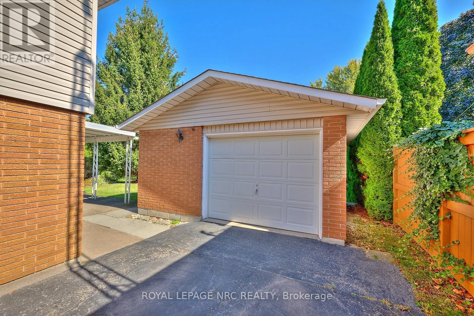 8 LA SALLE DRIVE