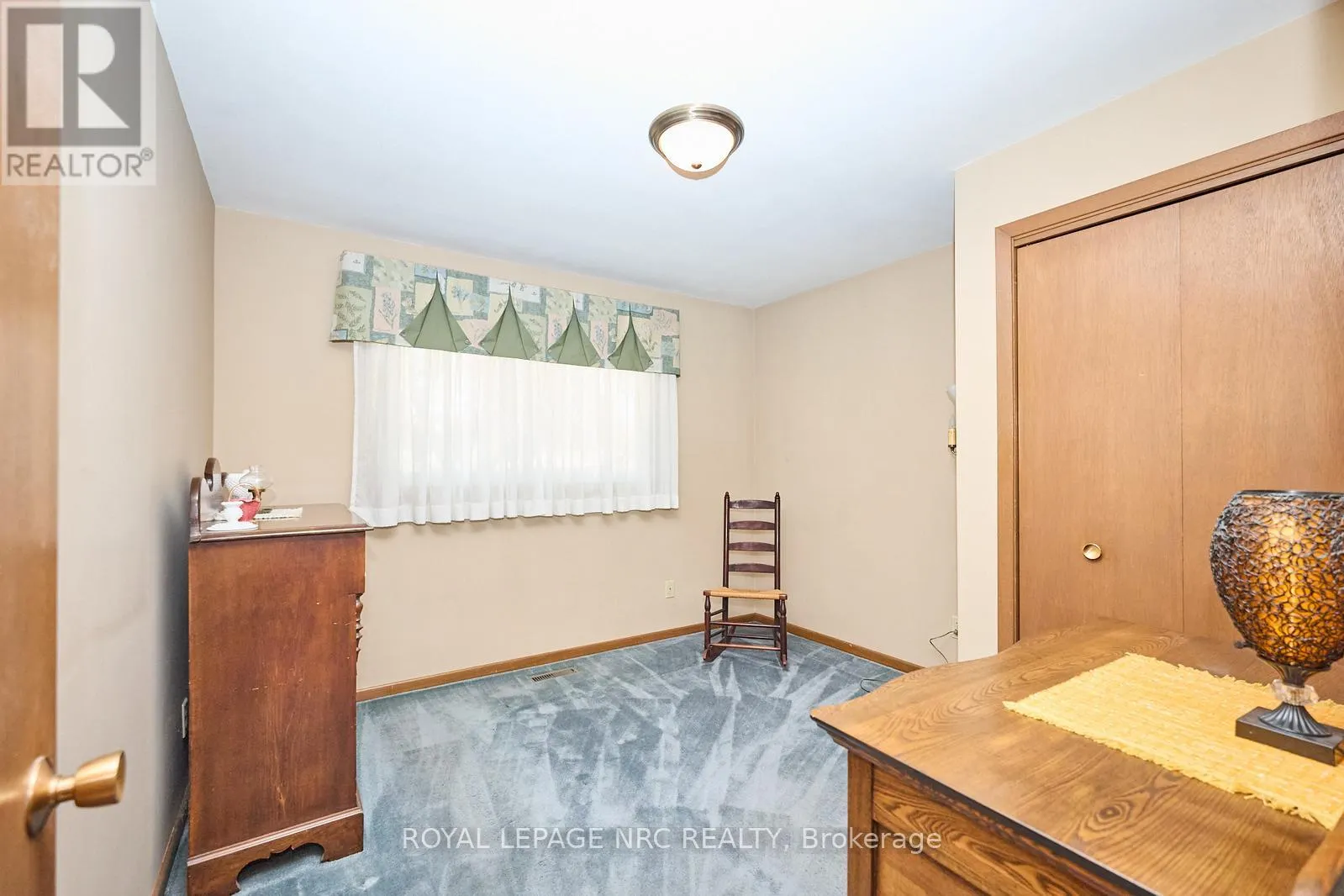 8 LA SALLE DRIVE