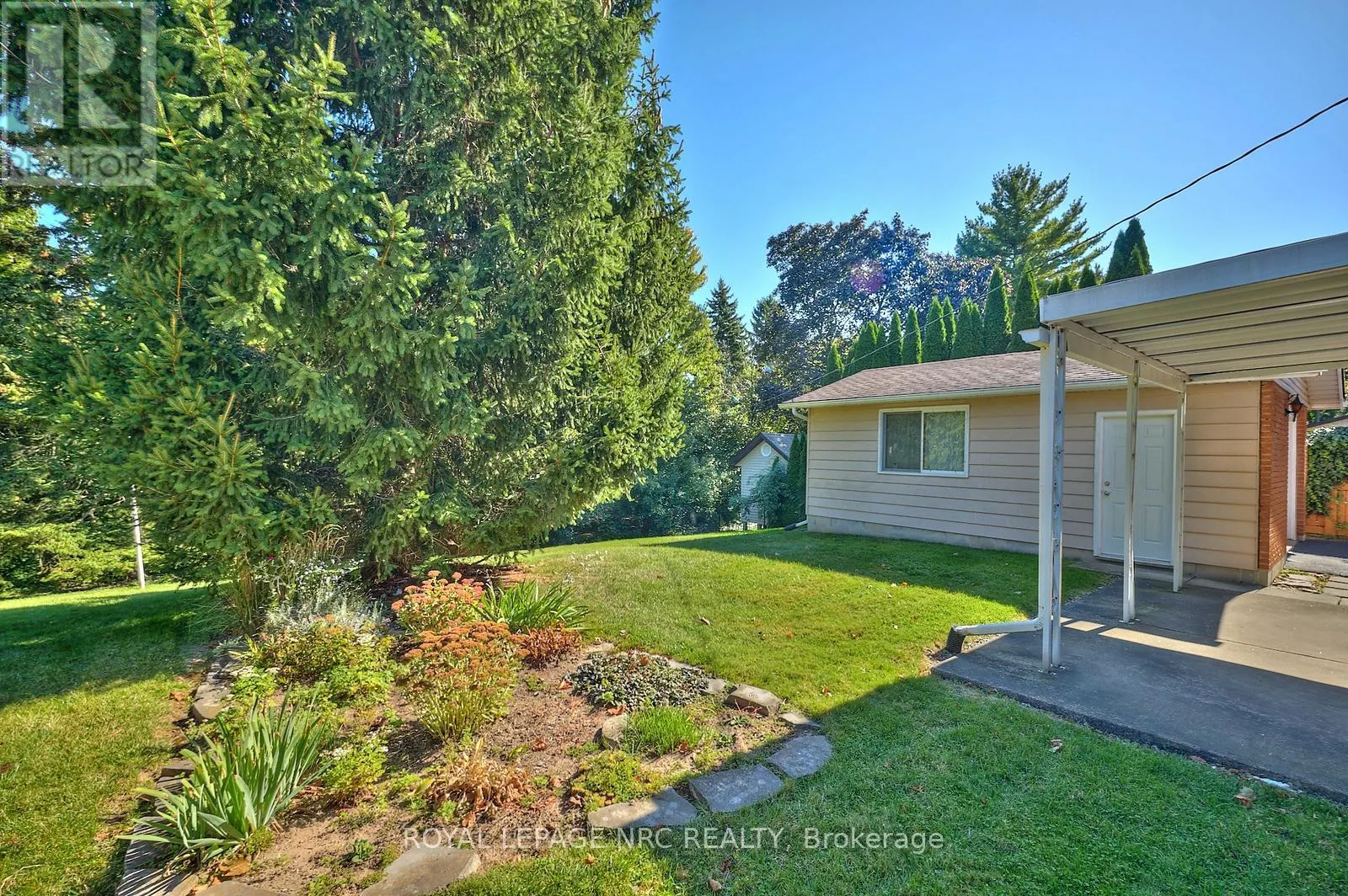 8 LA SALLE DRIVE