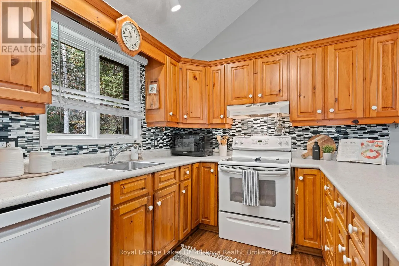 29 ASCOTT LANE