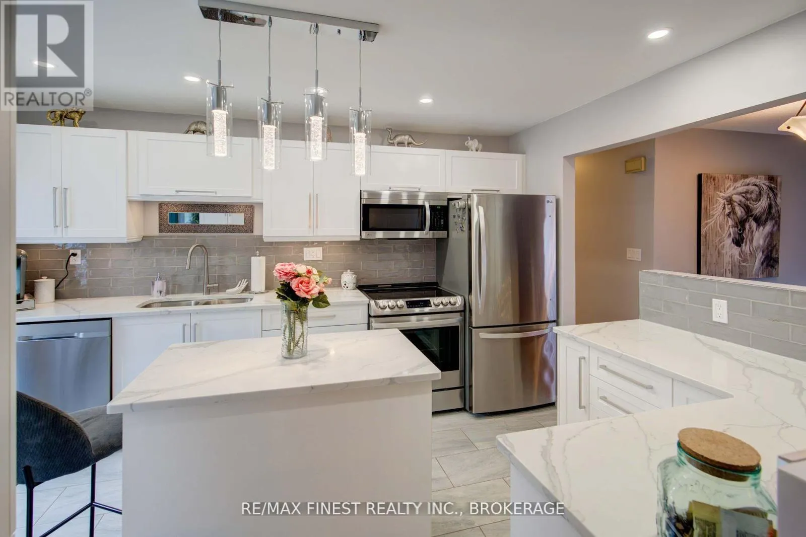 1048 BAUDER CRESCENT