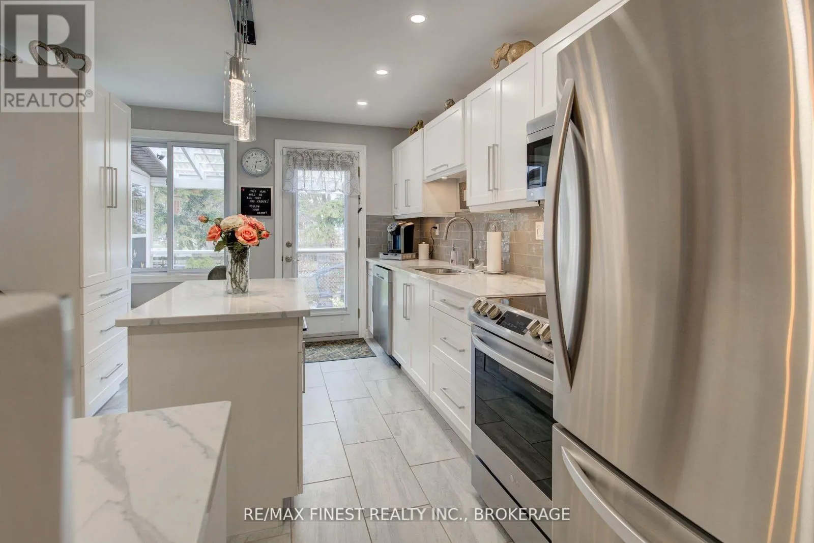 1048 BAUDER CRESCENT
