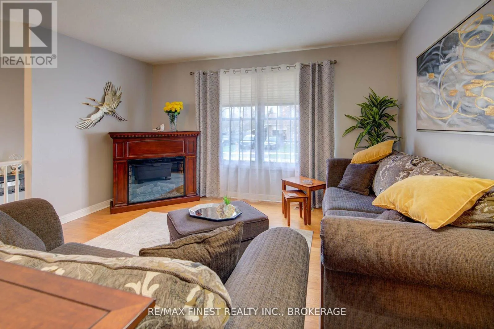 1048 BAUDER CRESCENT