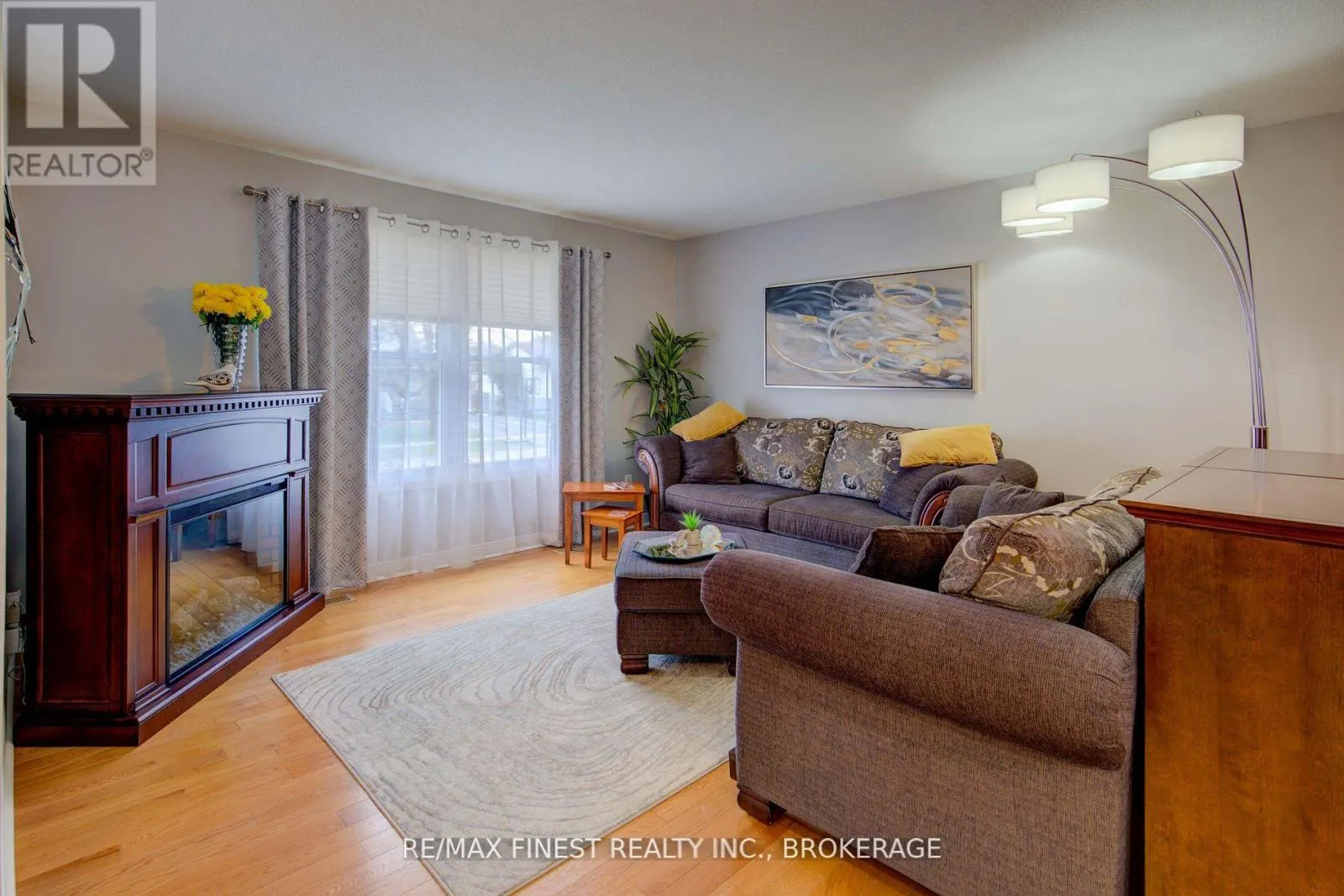 1048 BAUDER CRESCENT