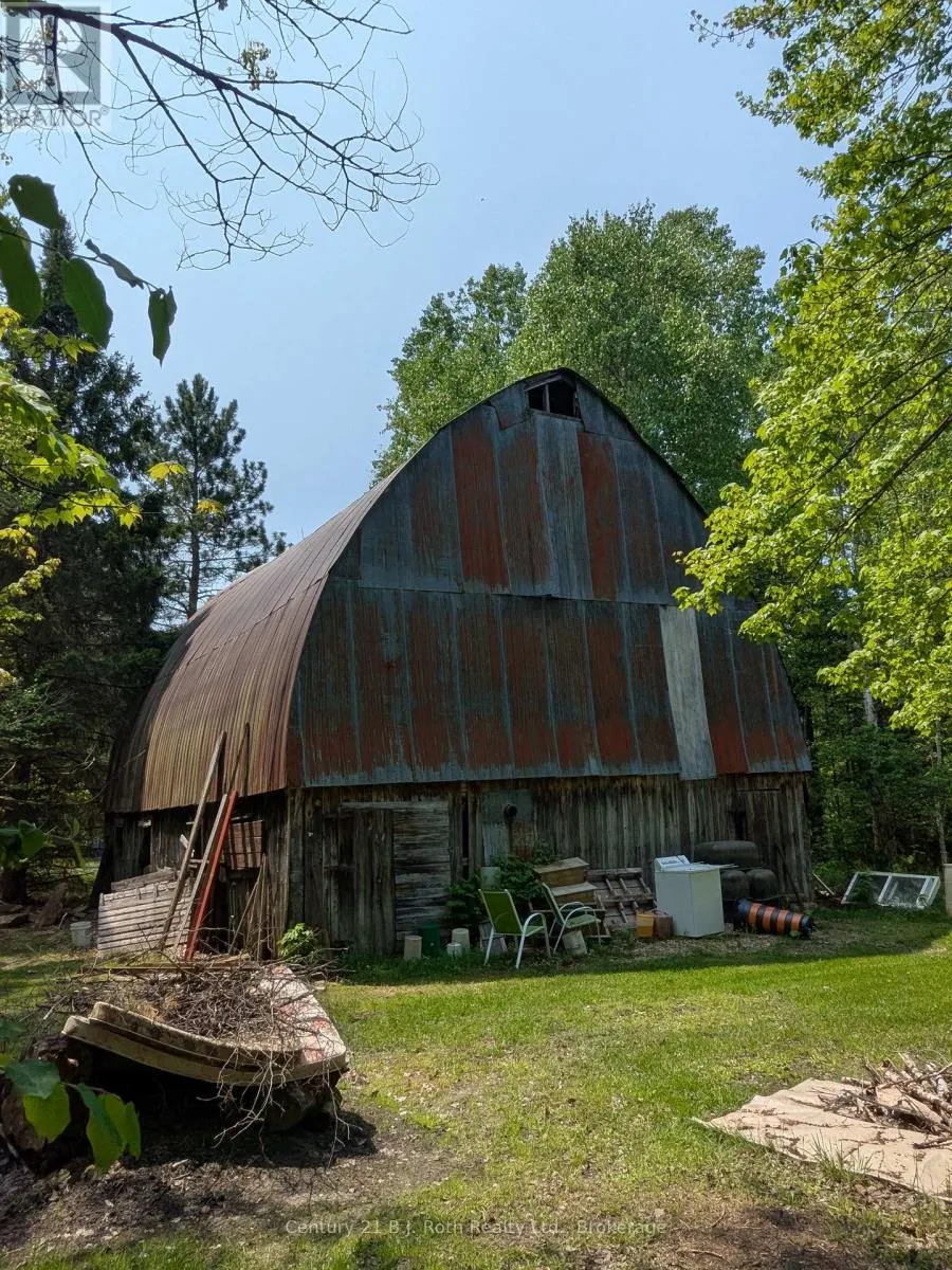 836 LAKE NIPISSING ROAD