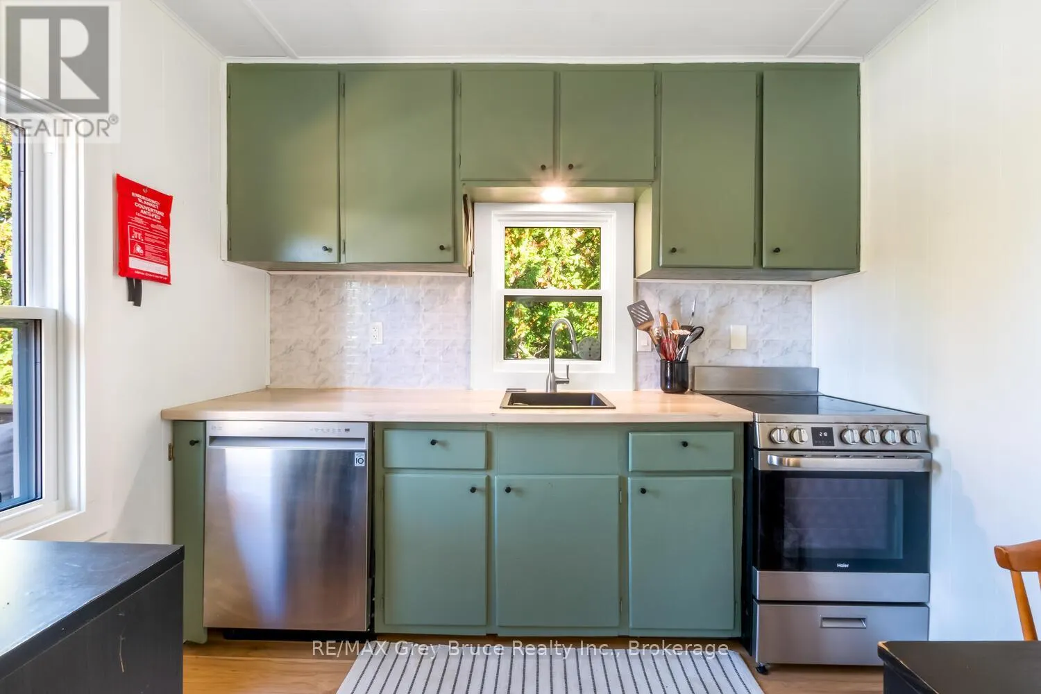 861 PIKE BAY ROAD