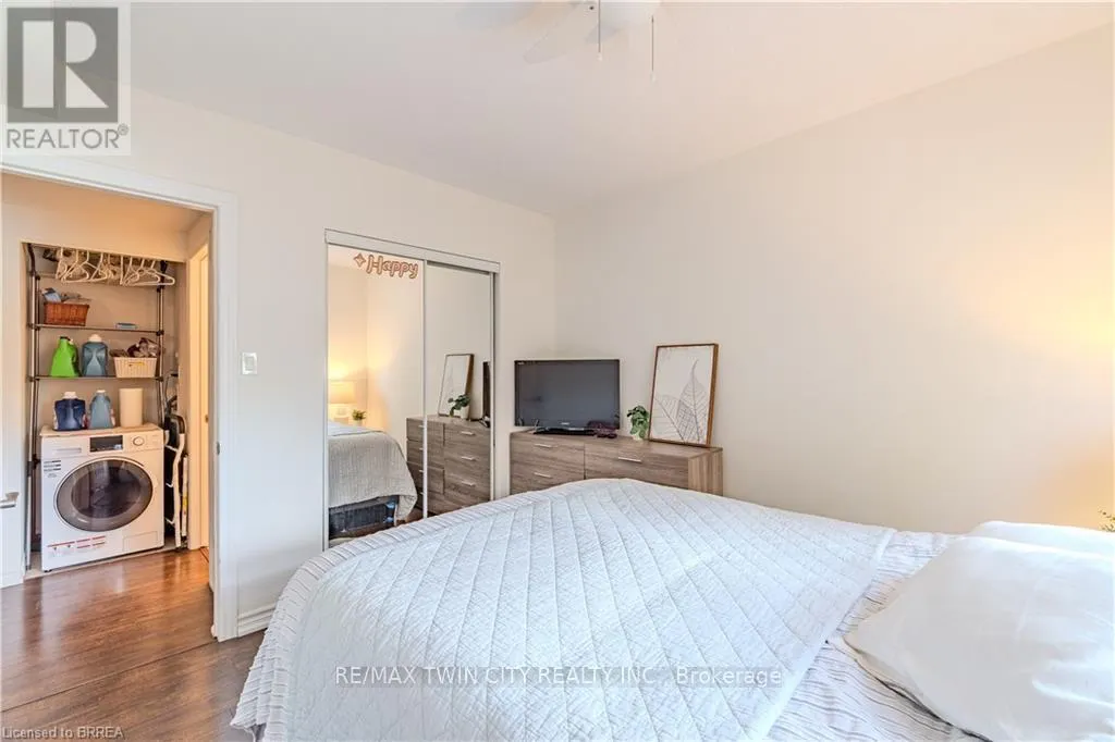 305 - 648 GREY STREET