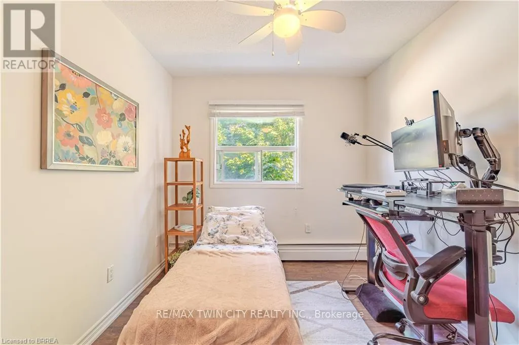 305 - 648 GREY STREET