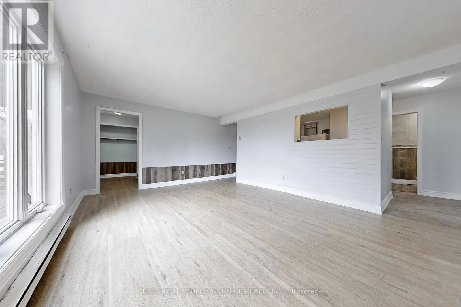 156 MAIN STREET W