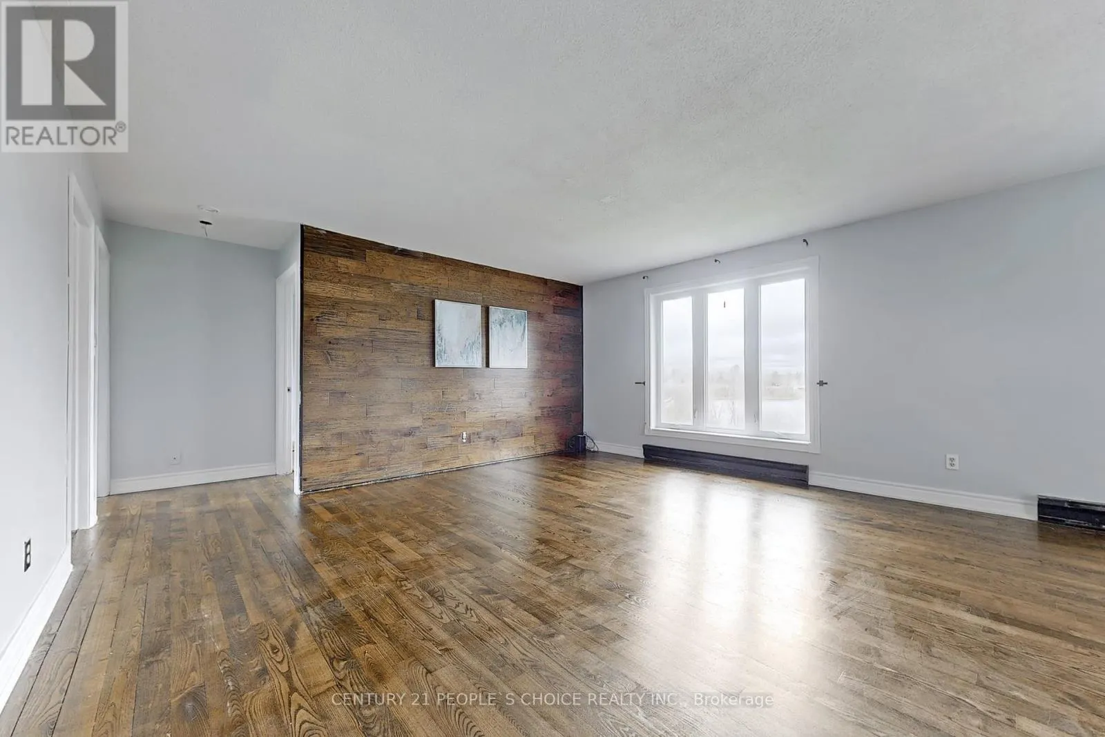 156 MAIN STREET W