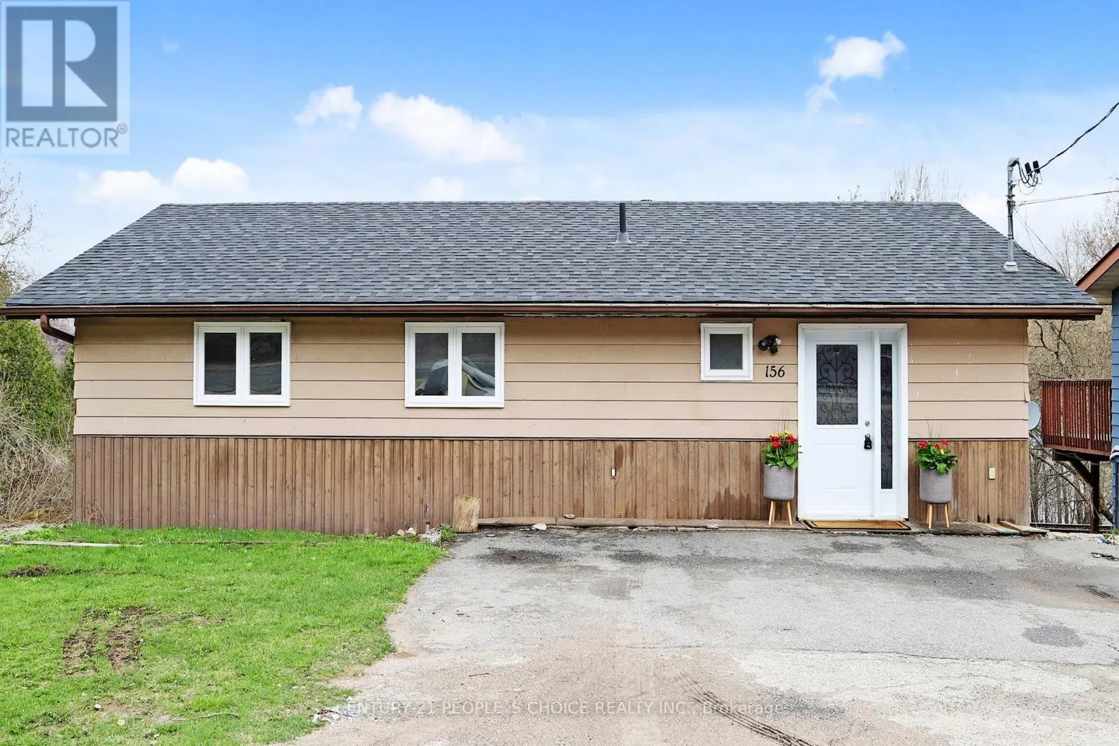 156 MAIN STREET W