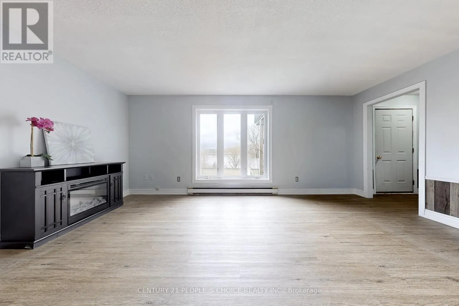156 MAIN STREET W