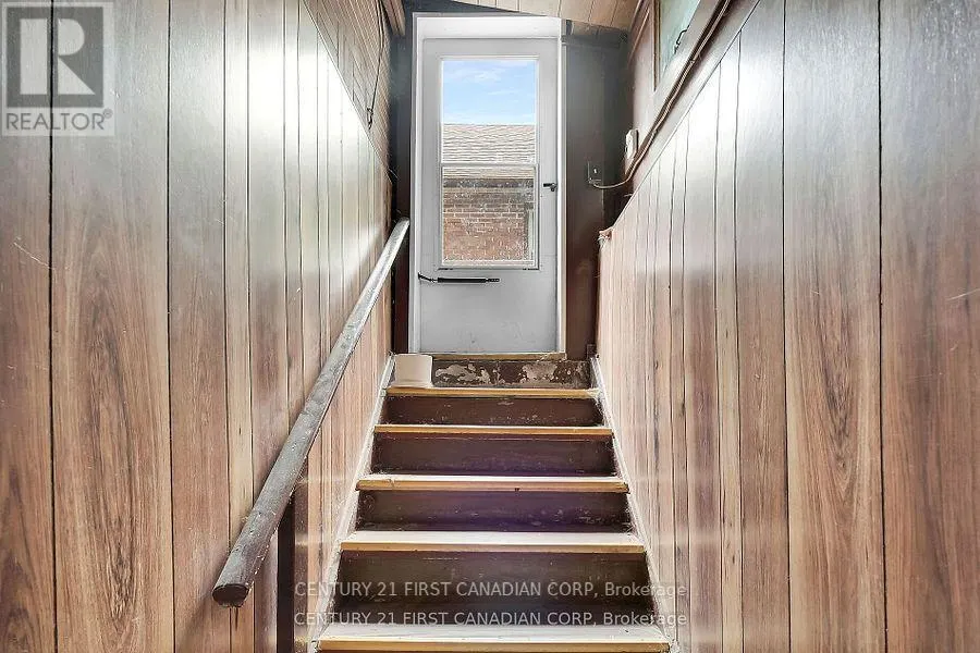 LOWER - 454 SALISBURY STREET, #LOWER