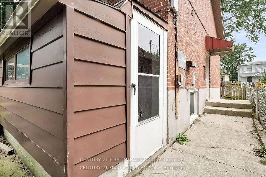 LOWER - 454 SALISBURY STREET, #LOWER