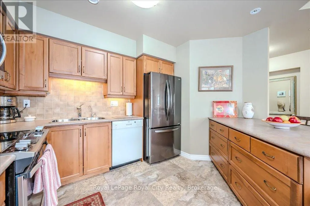 401 - 65 BAYBERRY DRIVE, #401