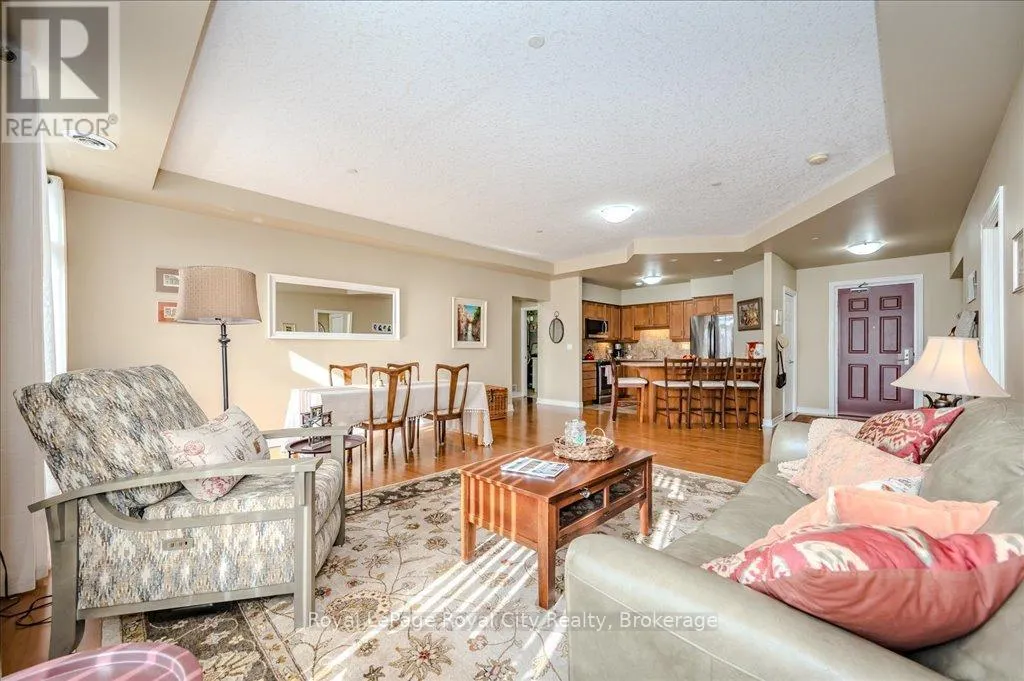 401 - 65 BAYBERRY DRIVE, #401