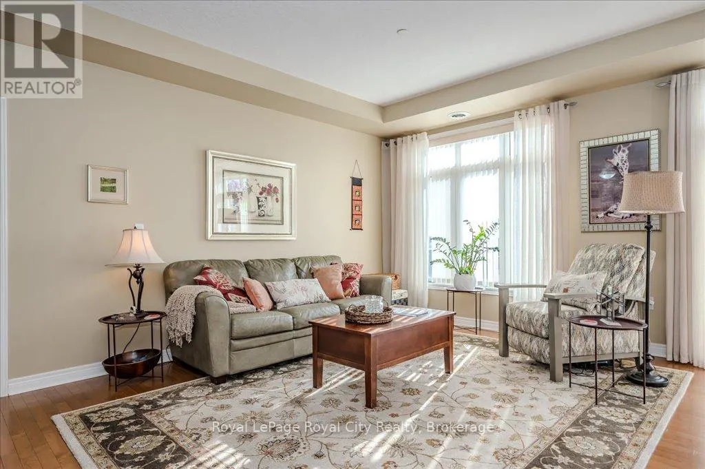 401 - 65 BAYBERRY DRIVE, #401
