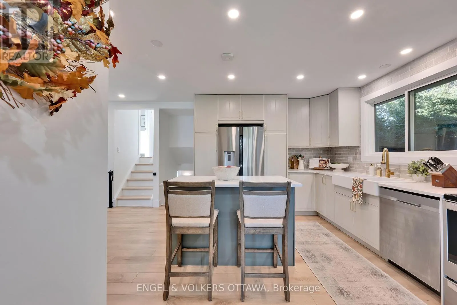 10 TANGLEWOOD DRIVE