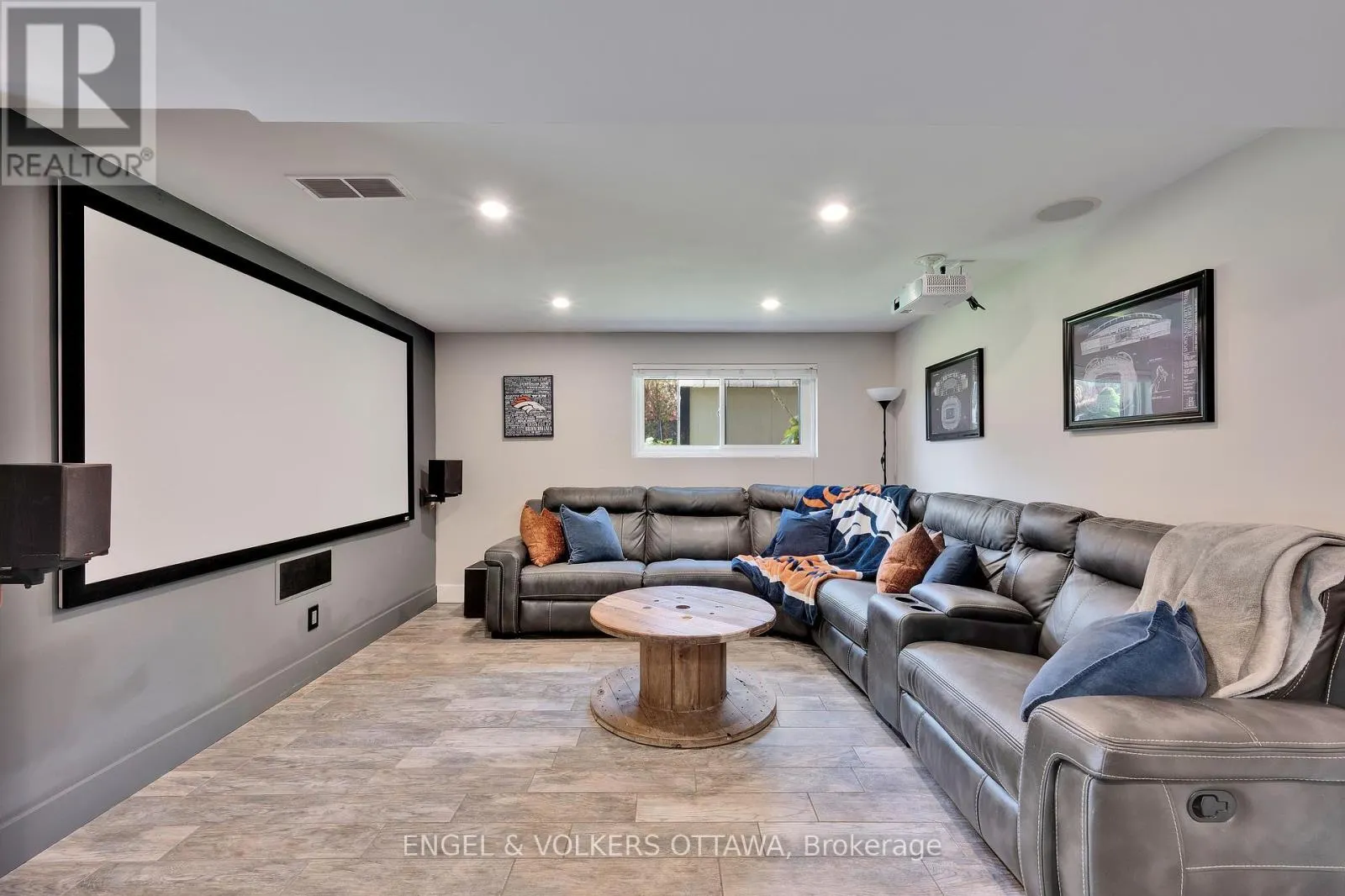 10 TANGLEWOOD DRIVE