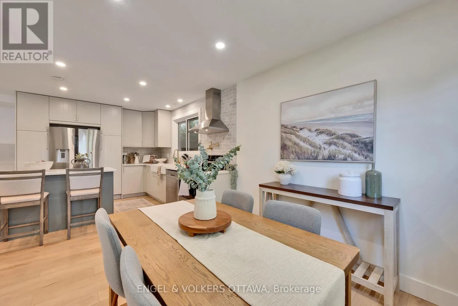 10 TANGLEWOOD DRIVE