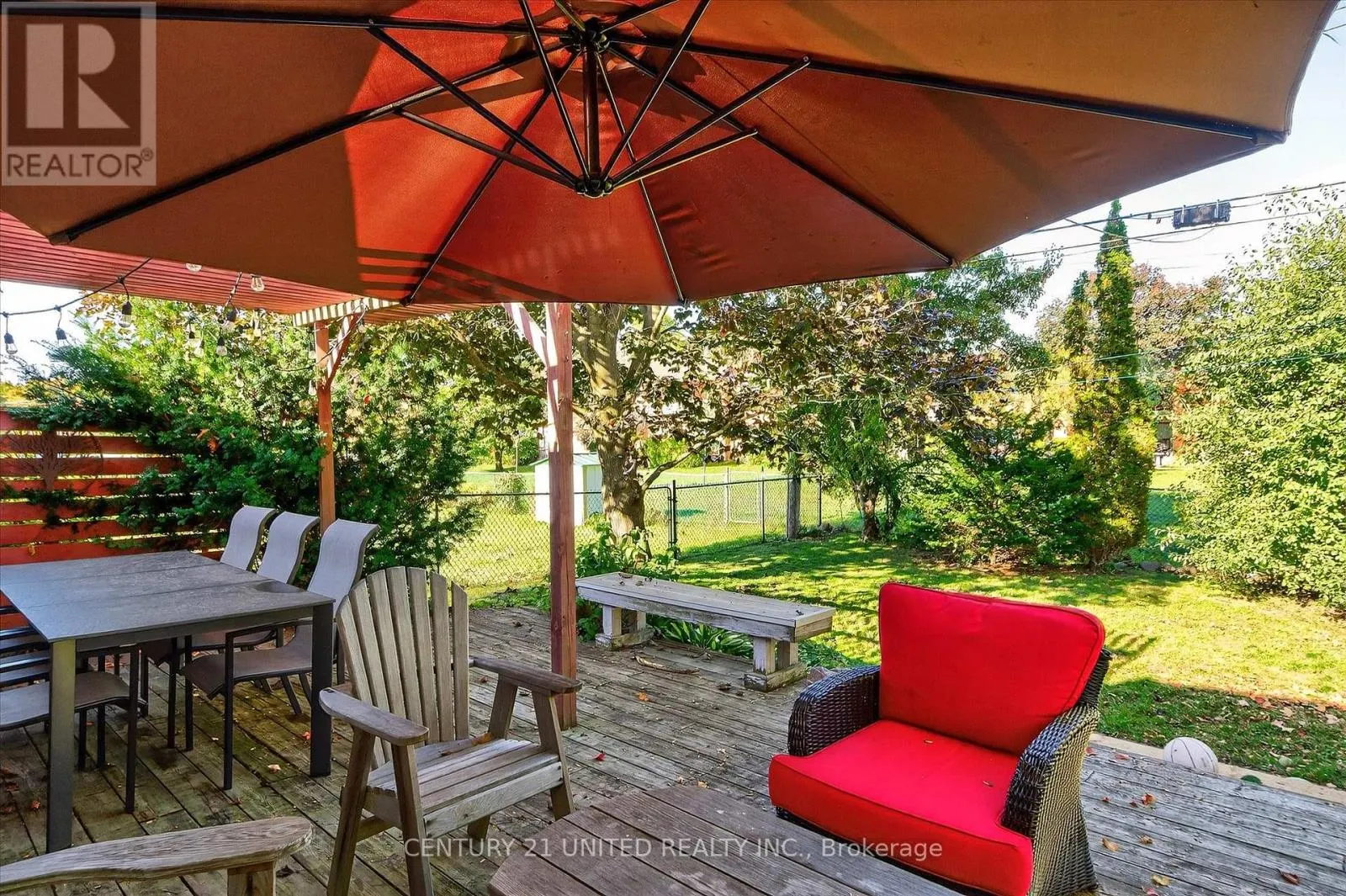 1037 GLEBEMOUNT CRESCENT
