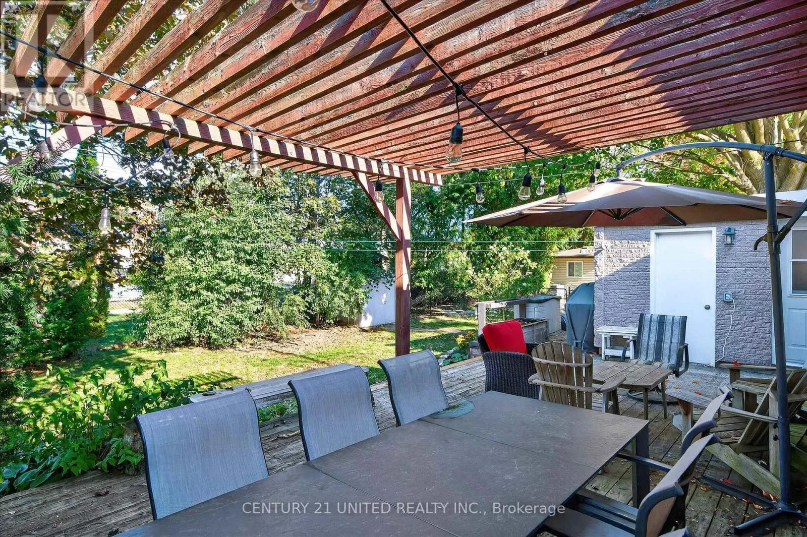 1037 GLEBEMOUNT CRESCENT