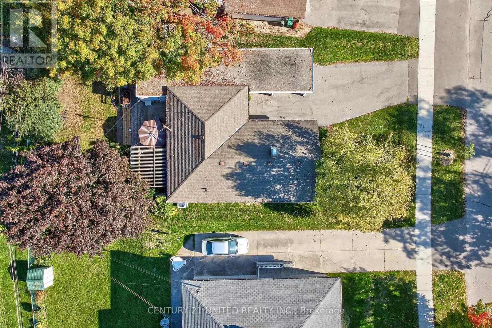 1037 GLEBEMOUNT CRESCENT