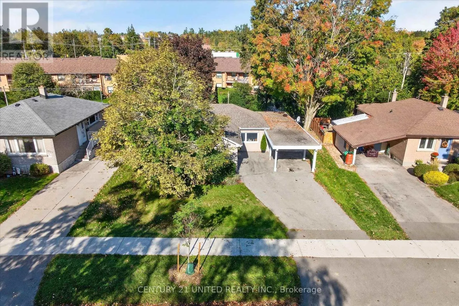 1037 GLEBEMOUNT CRESCENT