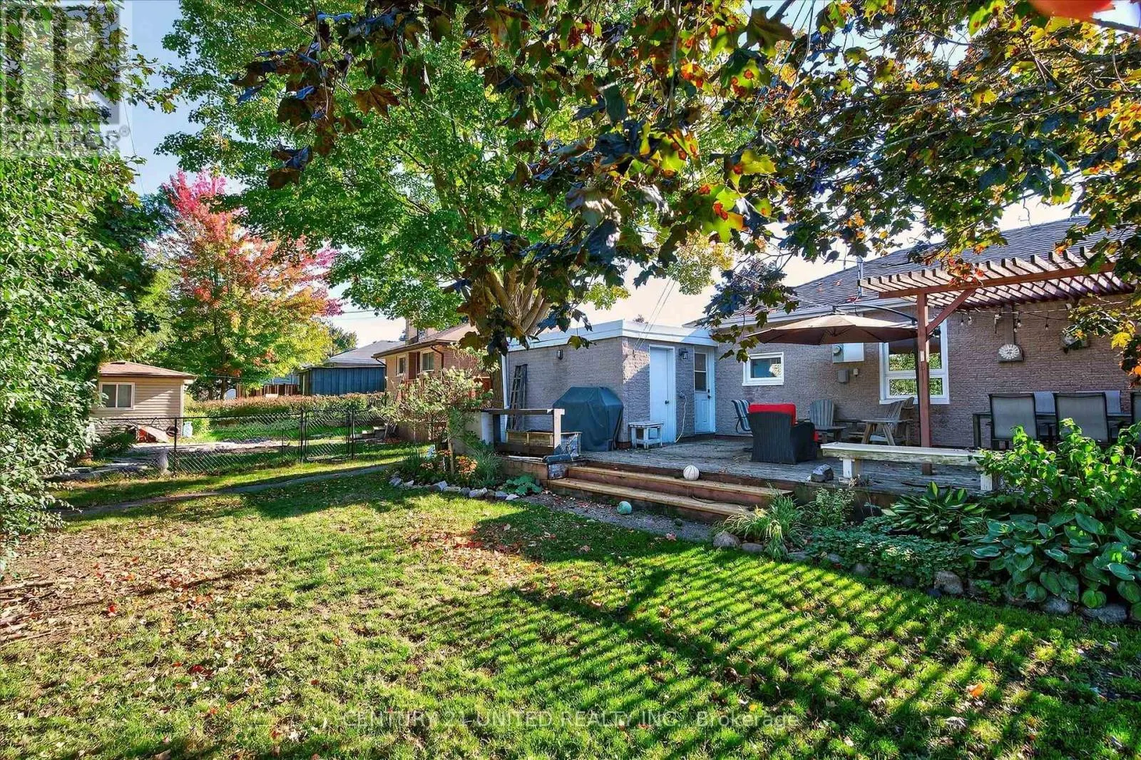 1037 GLEBEMOUNT CRESCENT