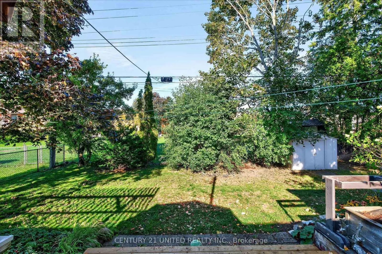 1037 GLEBEMOUNT CRESCENT