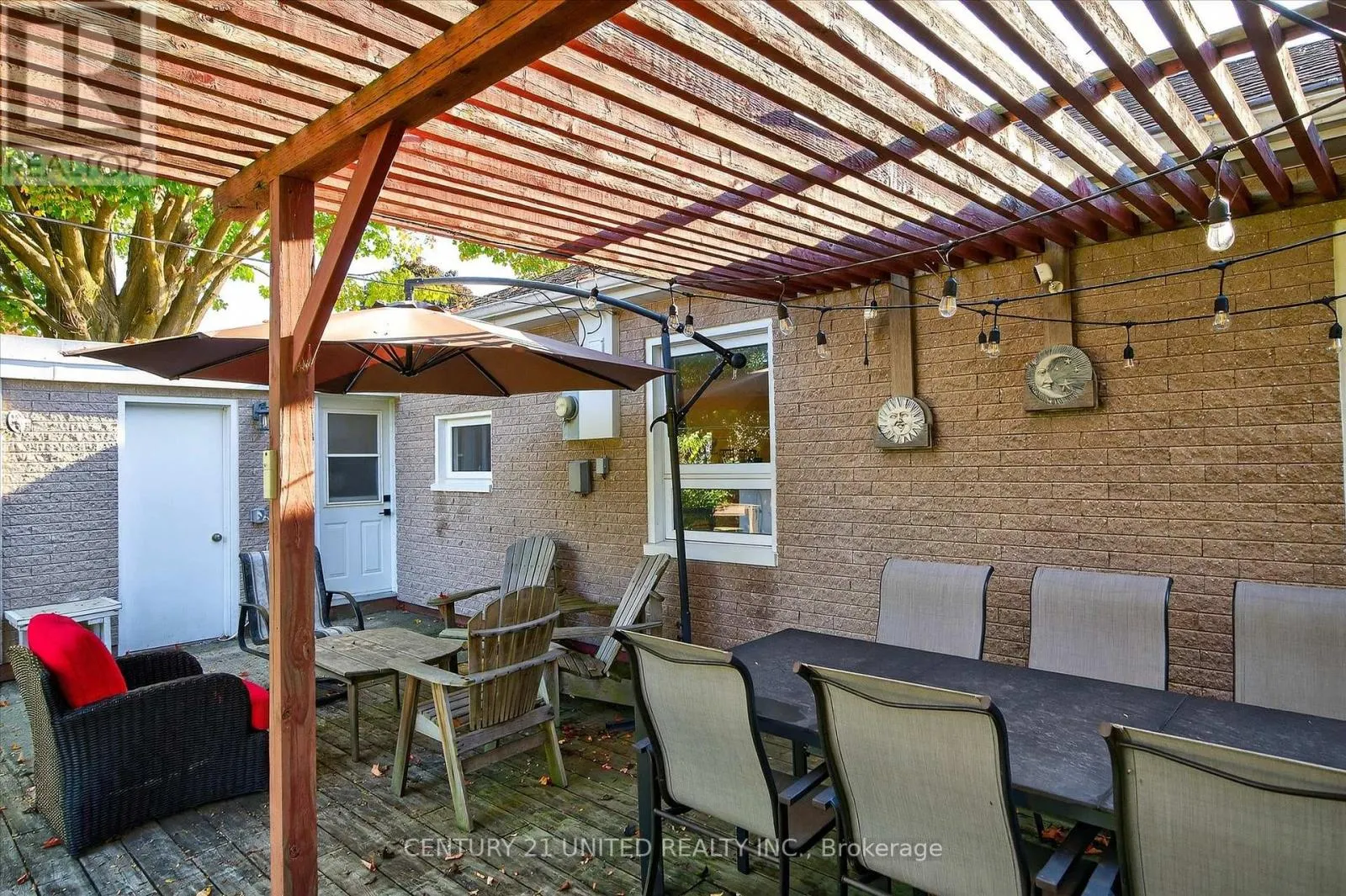 1037 GLEBEMOUNT CRESCENT