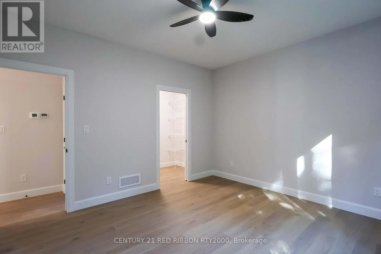 22 - 430 HEAD STREET N, #22