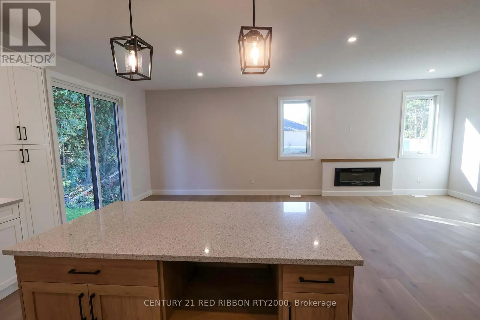 22 - 430 HEAD STREET N, #22