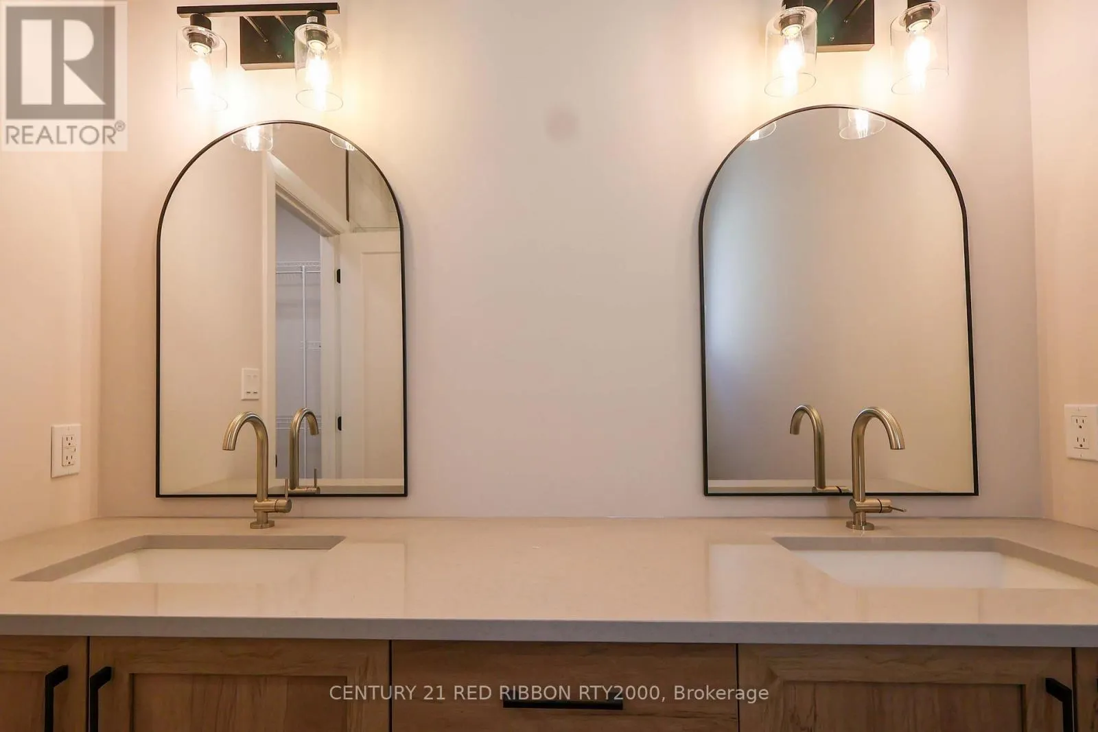 22 - 430 HEAD STREET N, #22