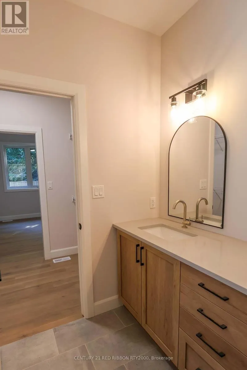 22 - 430 HEAD STREET N, #22