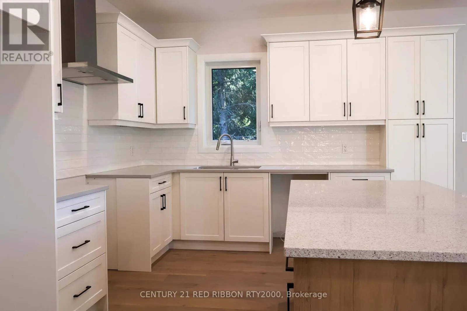22 - 430 HEAD STREET N, #22