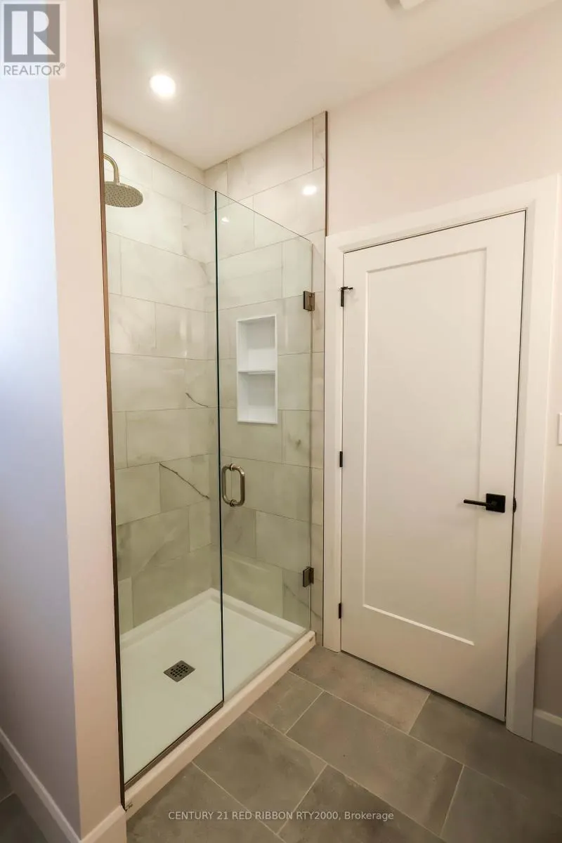 22 - 430 HEAD STREET N, #22