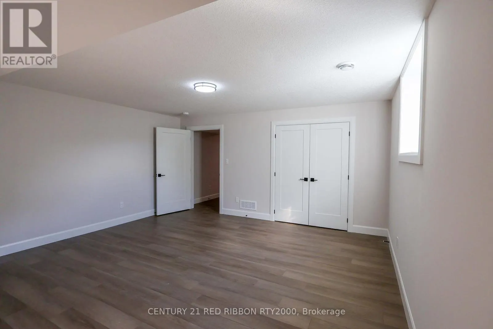 22 - 430 HEAD STREET N, #22
