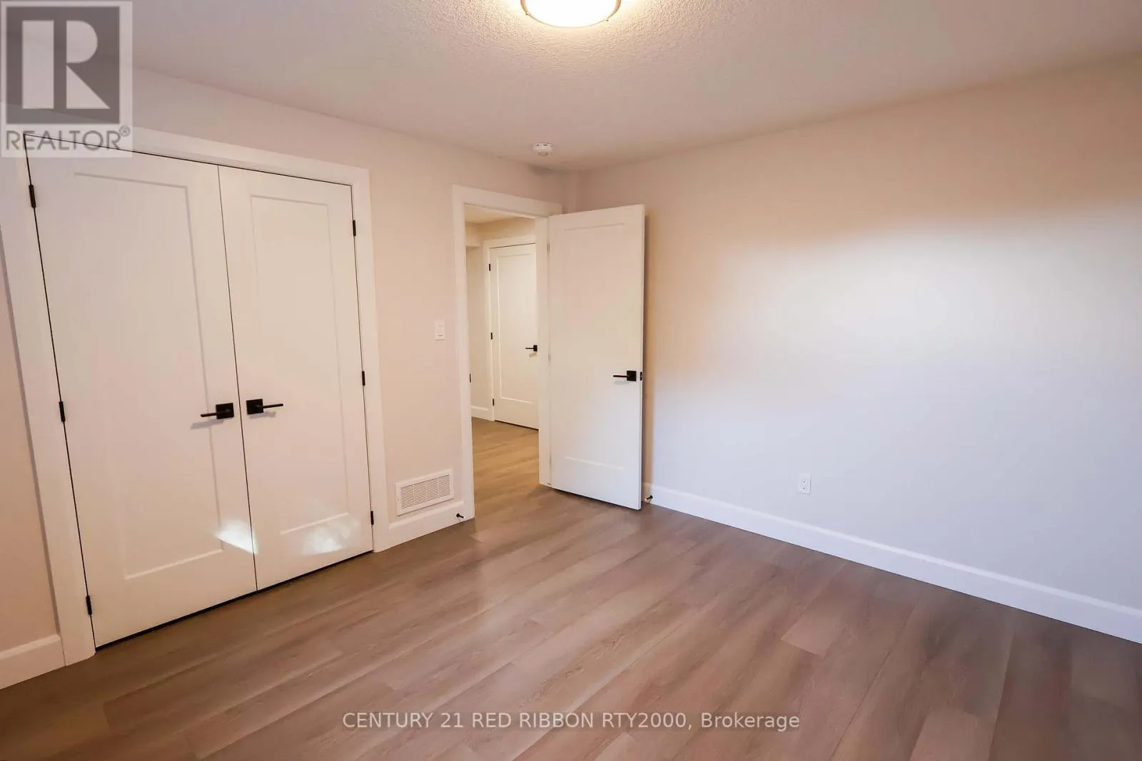 22 - 430 HEAD STREET N, #22