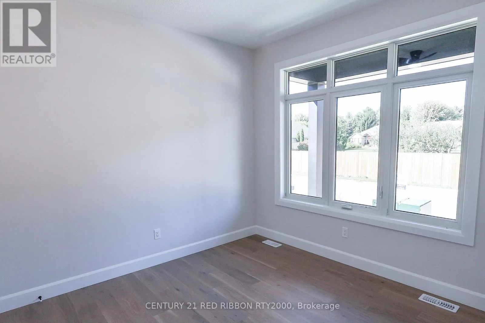 22 - 430 HEAD STREET N, #22