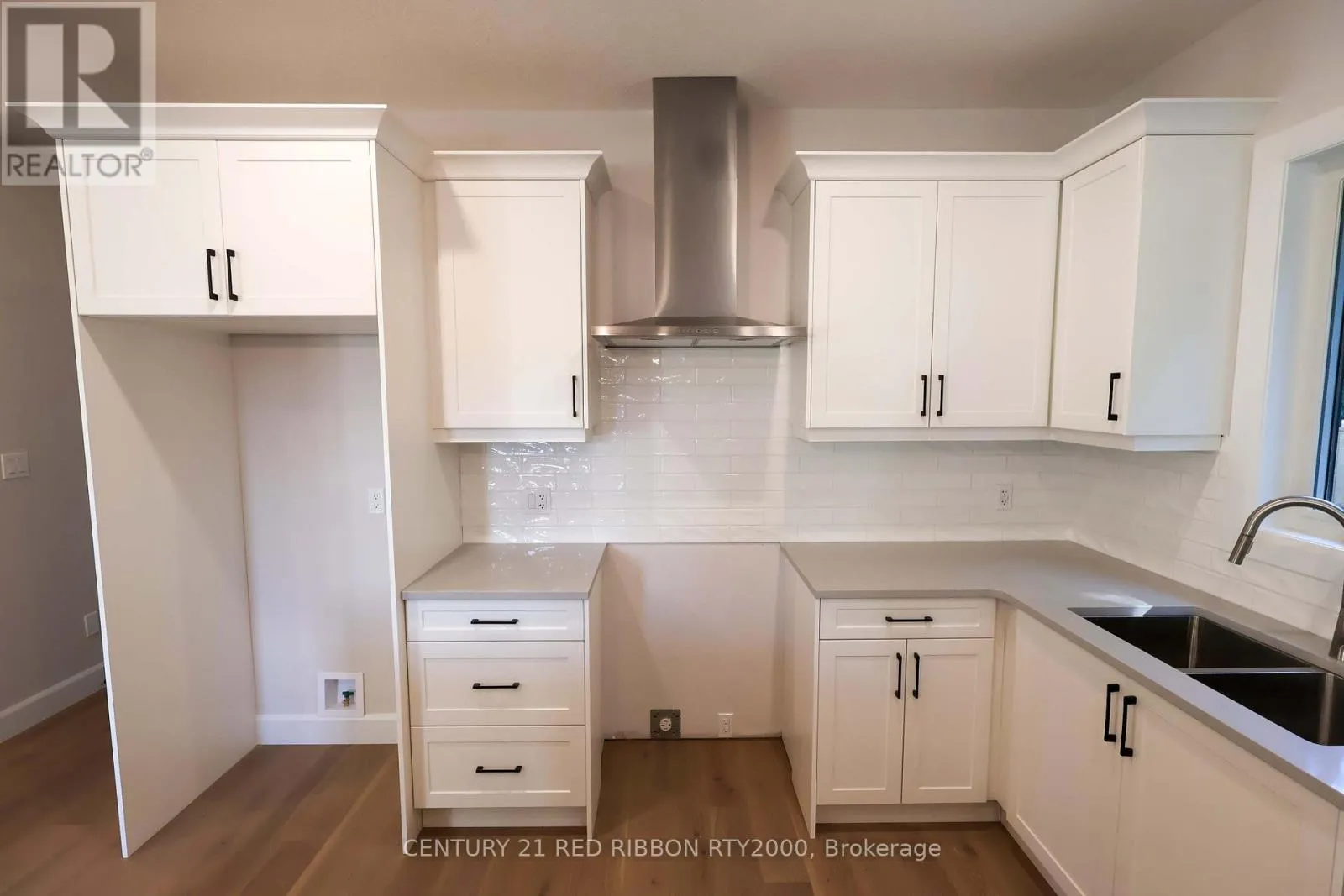 22 - 430 HEAD STREET N, #22
