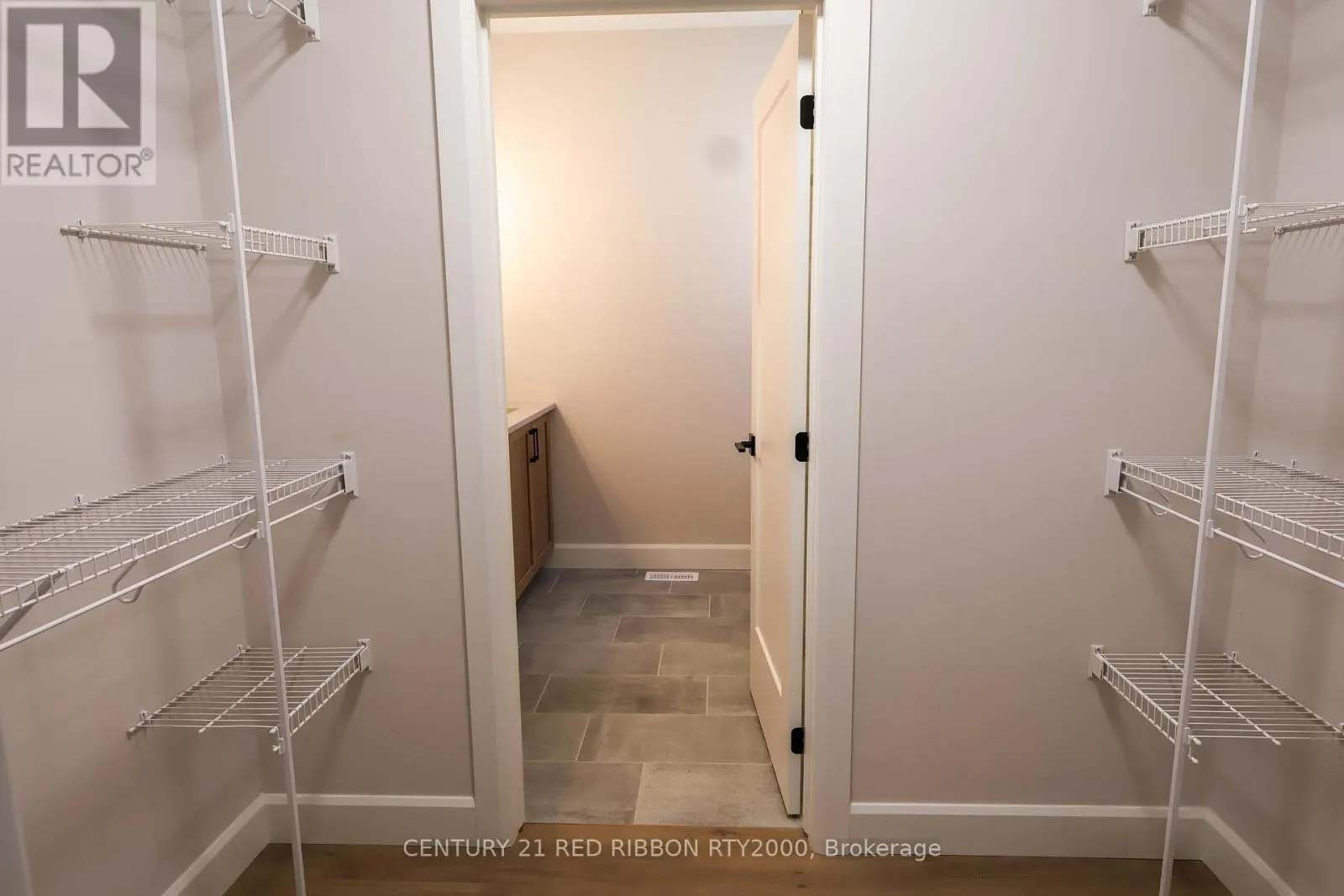 22 - 430 HEAD STREET N, #22