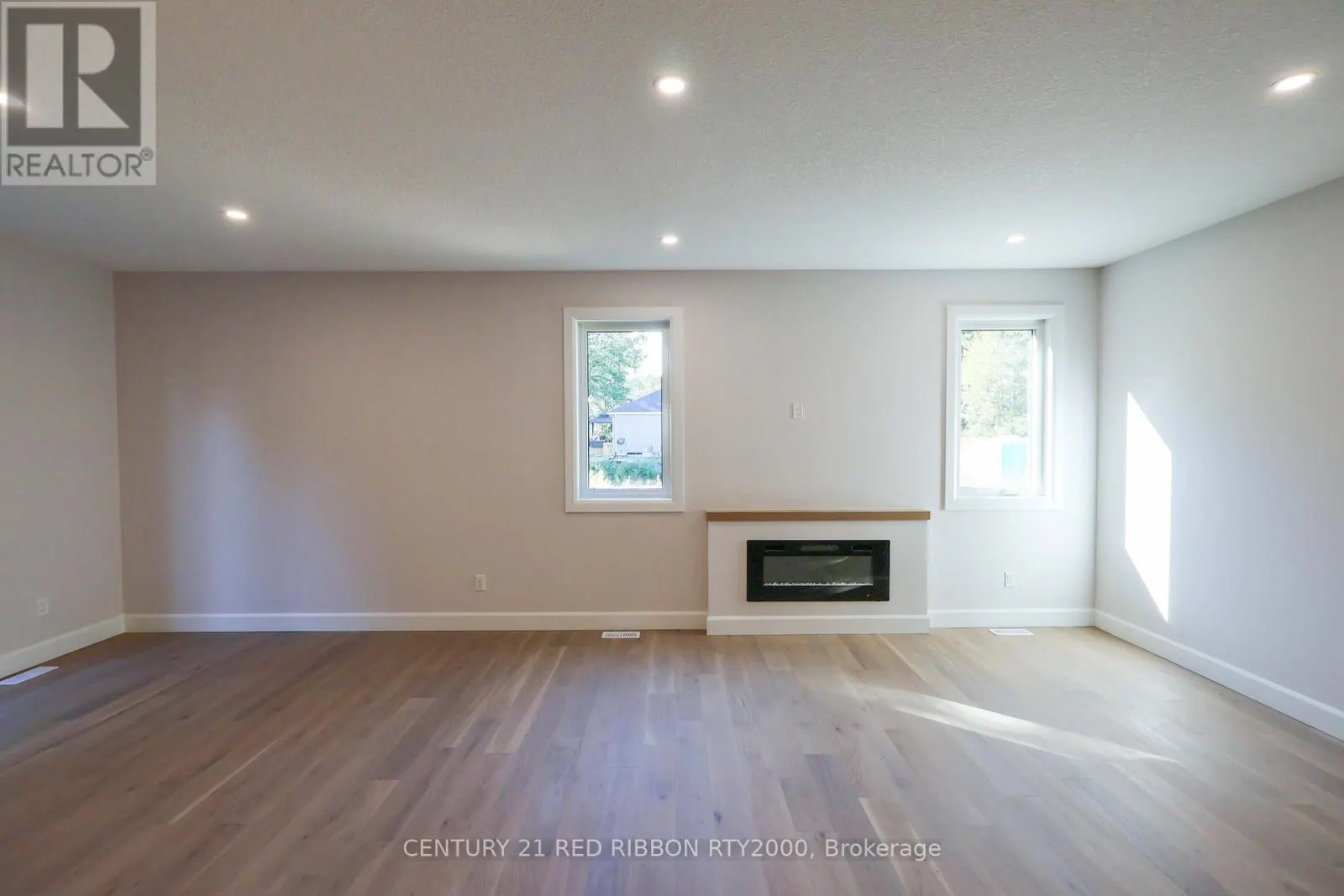 22 - 430 HEAD STREET N, #22