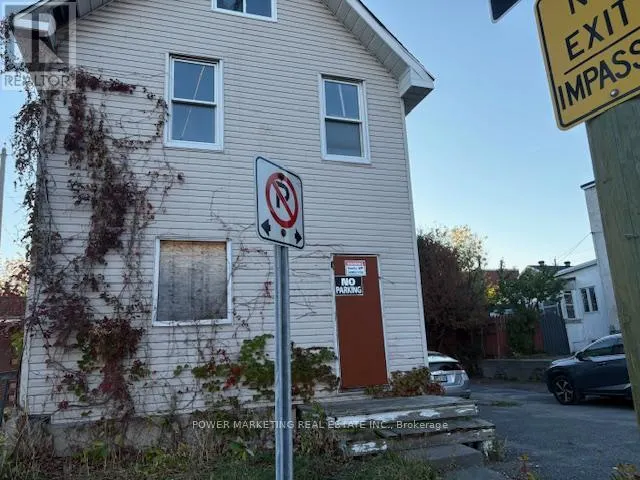 566 BAY STREET